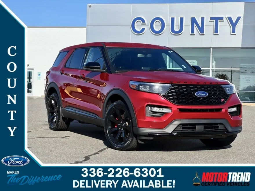 2022 Ford Explorer ST photo 1