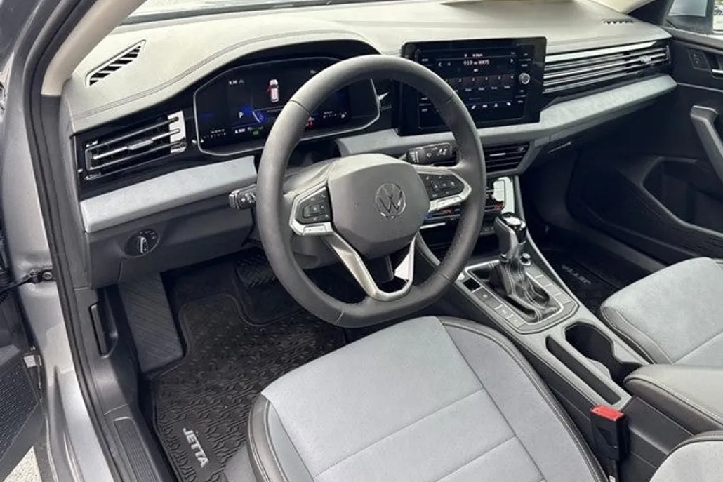 2025 Volkswagen Jetta 1.5T SE photo 1