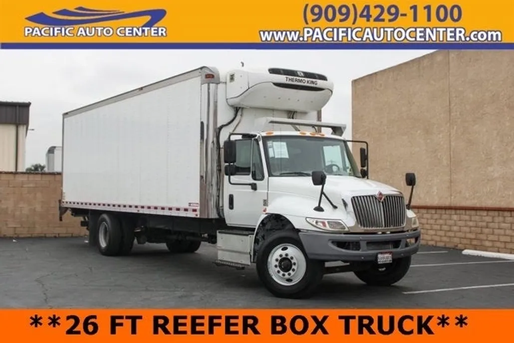 2016 International MA025 DuraStar 4300 photo 1