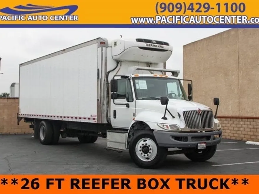 2016 International MA025 DuraStar 4300 photo 1