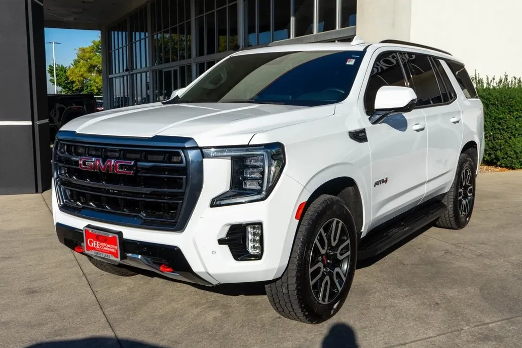2023 Gmc Yukon AT4 photo 1