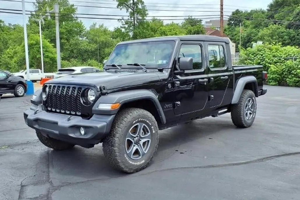 2022 Jeep Gladiator Sport photo 1
