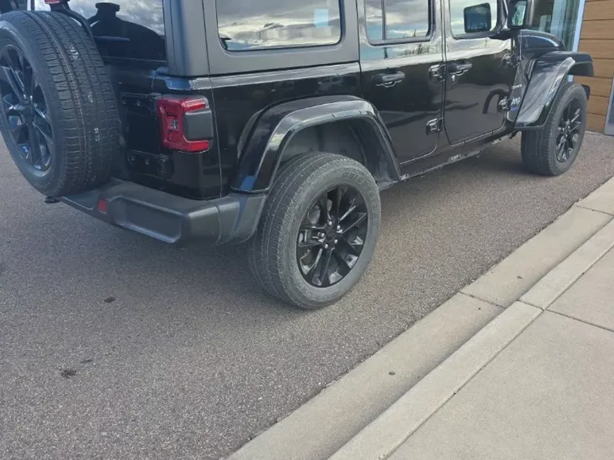 2021 Jeep Wrangler Unlimited Sahara 4xe photo 1