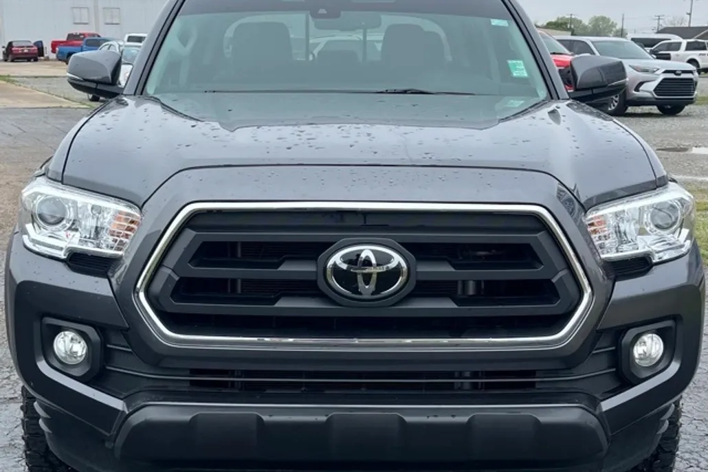 2023 Toyota Tacoma SR5 4x4 Double Cab photo 1