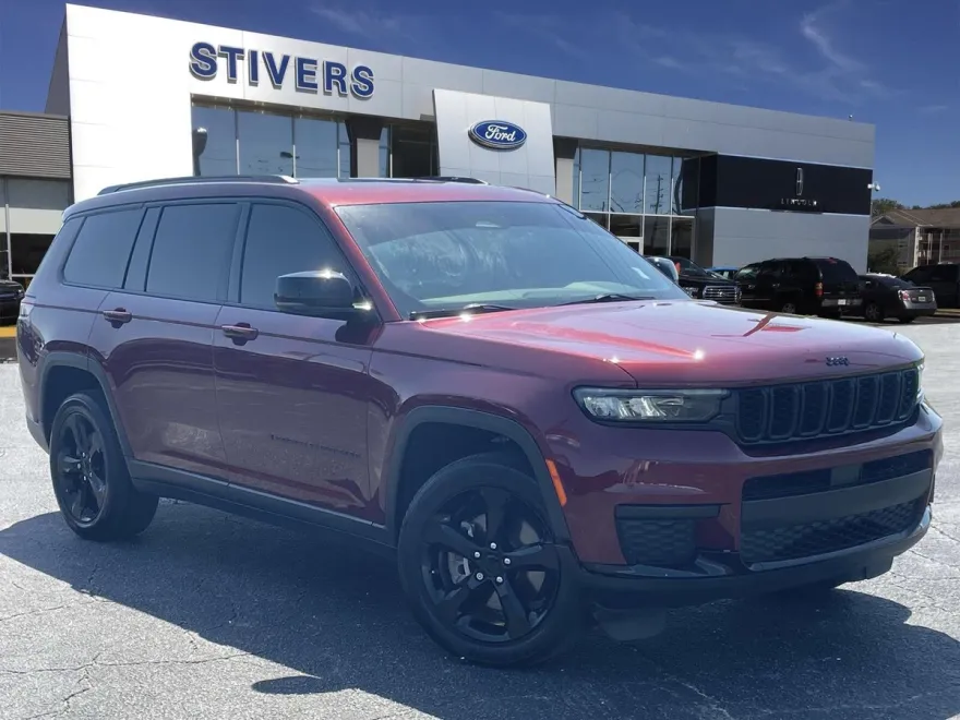 2023 Jeep Grand Cherokee Altitude photo 1