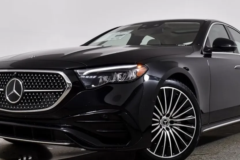 2026 Mercedes Benz E 350 4MATIC Sedan photo 1