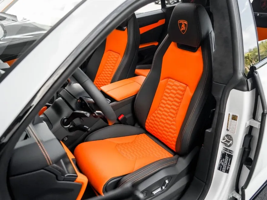 2022 Lamborghini Urus photo 19