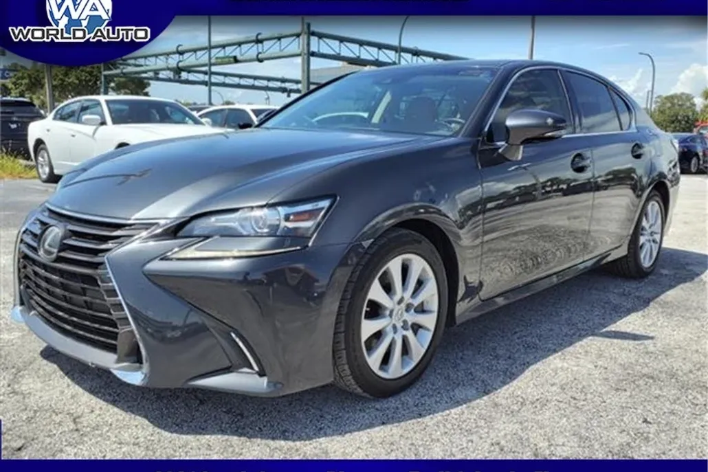 2017 Lexus GS 200t photo 1