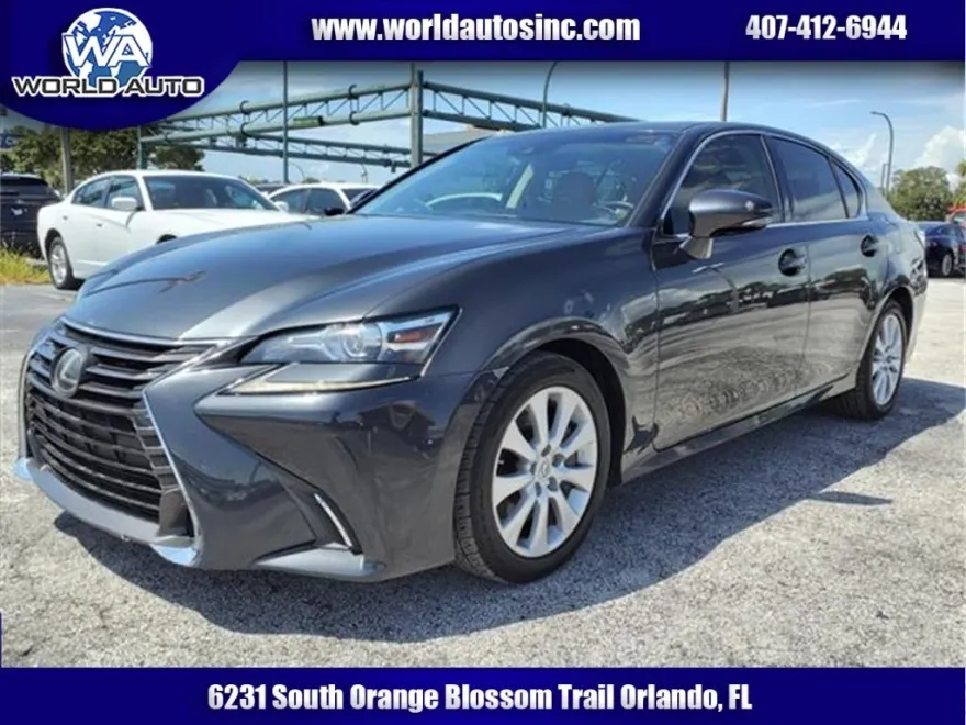 2017 Lexus GS 200t photo 1