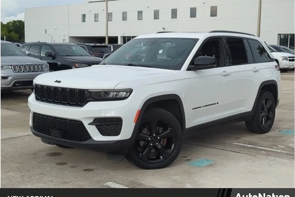 2023 Jeep Grand Cherokee Altitude Sport photo 1
