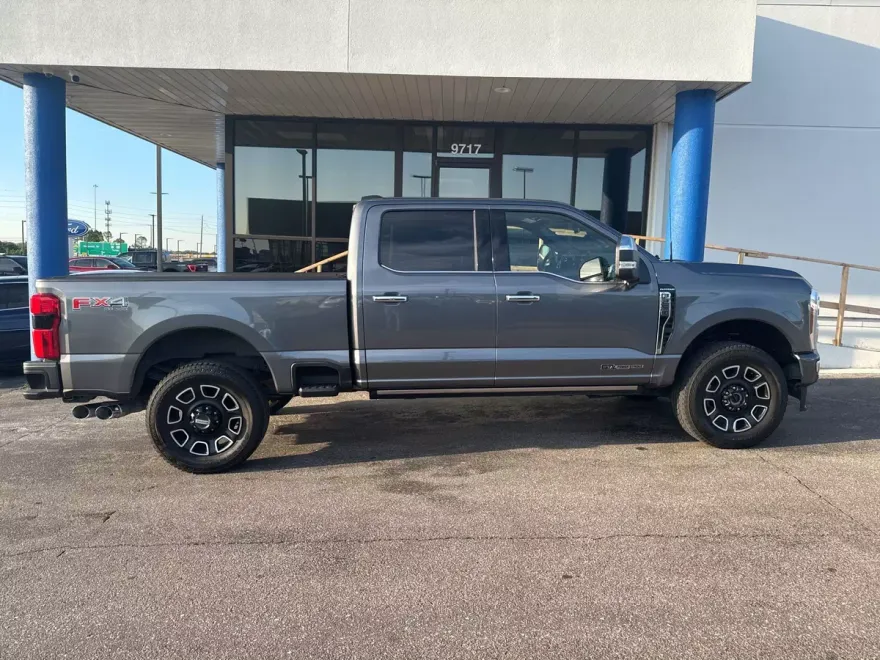 2024 Ford F-250 photo 1