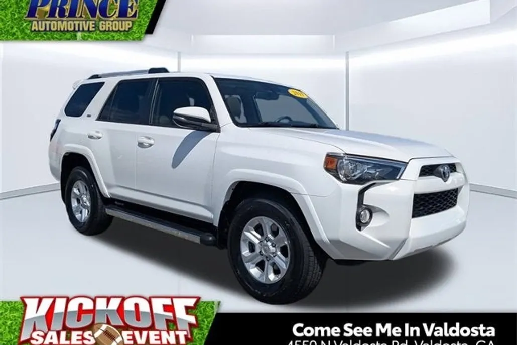 2019 Toyota 4Runner SR5 photo 1
