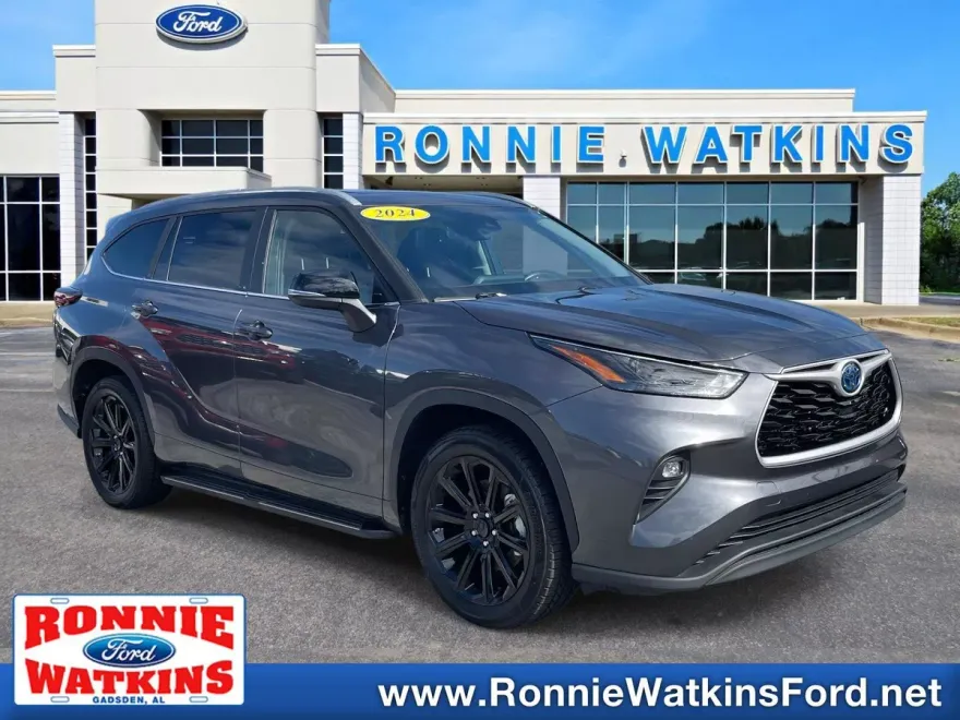 2024 Toyota Highlander photo 1