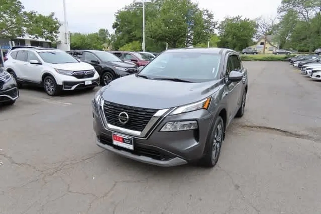 2021 Nissan Rogue SV photo 1