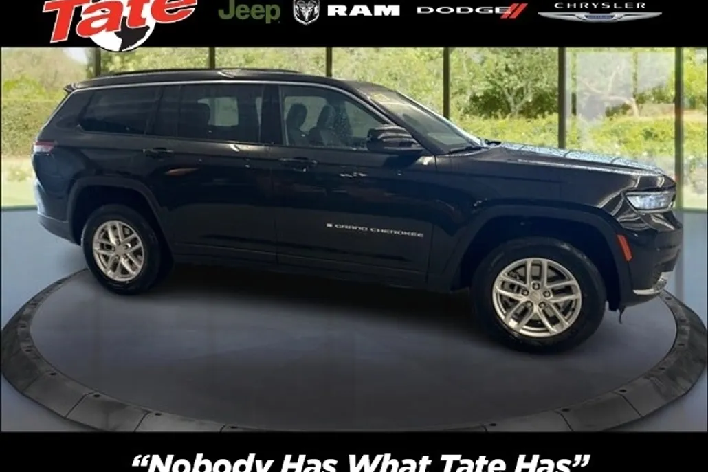 2025 Jeep Grand Cherokee Laredo photo 1