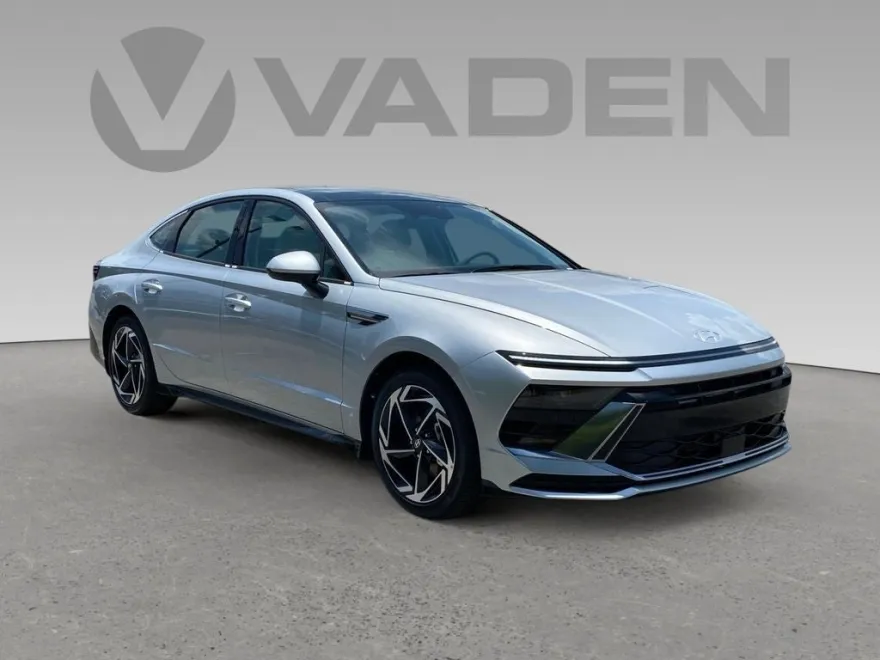 2024 Hyundai Sonata SEL photo 1