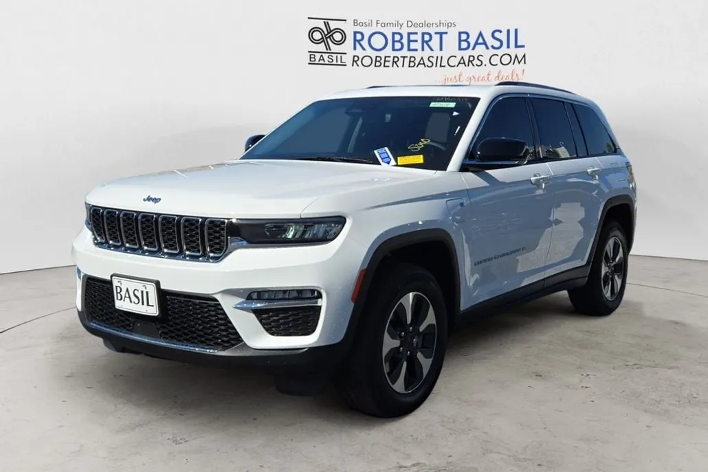 2023 Jeep Grand Cherokee 4xe photo 1