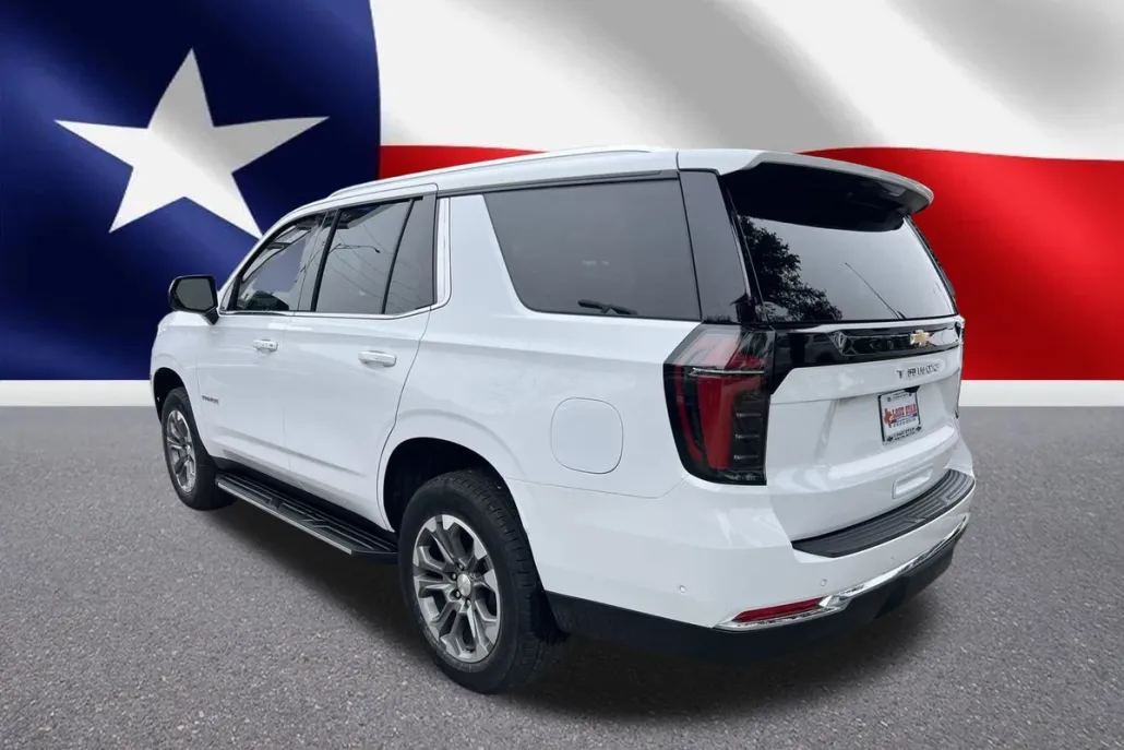 2025 Chevrolet Tahoe LS photo 1