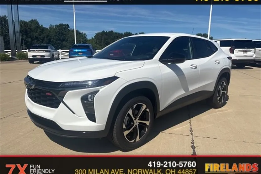 2025 Chevrolet Trax photo 1