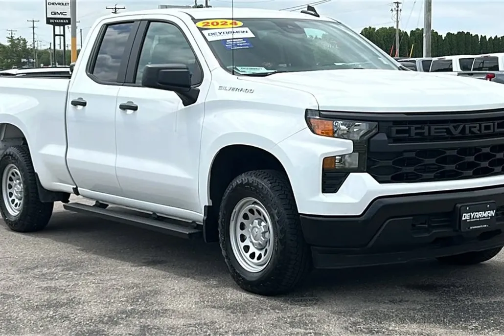 2024 Chevrolet Silverado 1500 photo 1