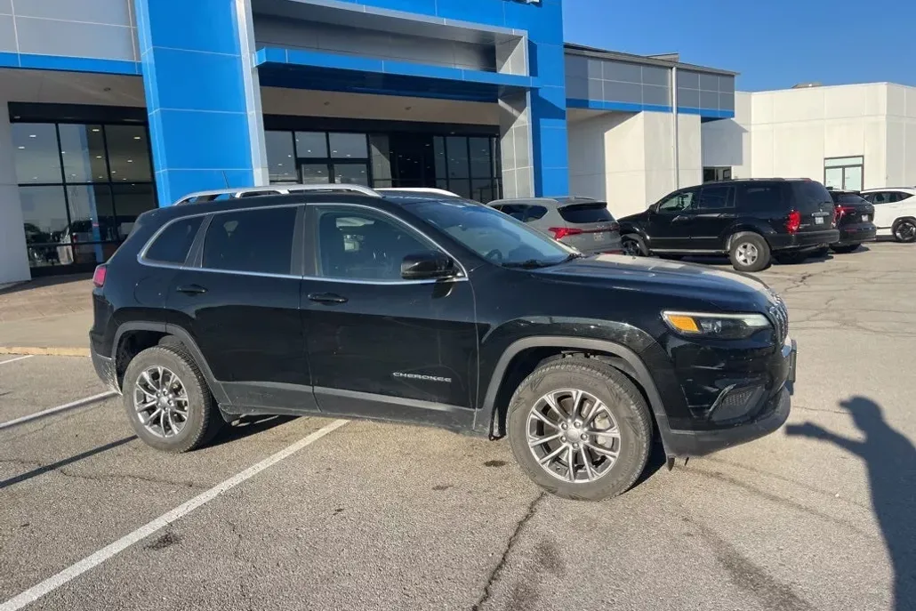 2019 Jeep Cherokee Latitude photo 1