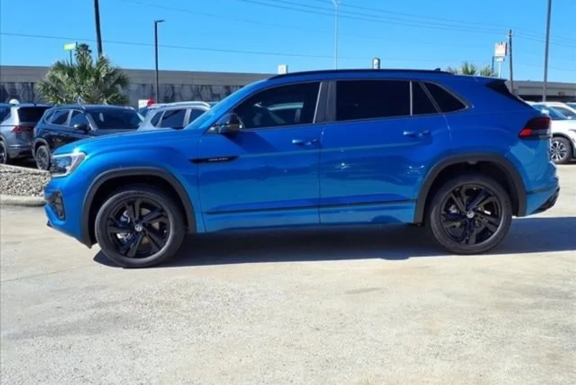 2025 Volkswagen Atlas Cross Sport SEL R-Line photo 1