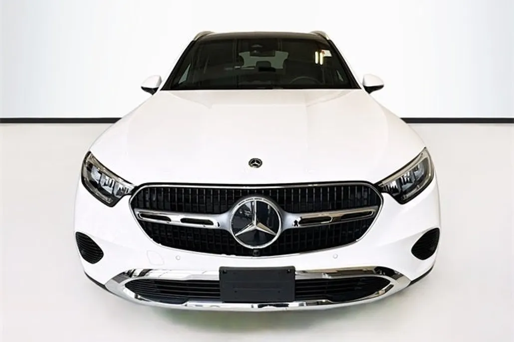 2025 Mercedes Benz GLC 300 4MATIC photo 1