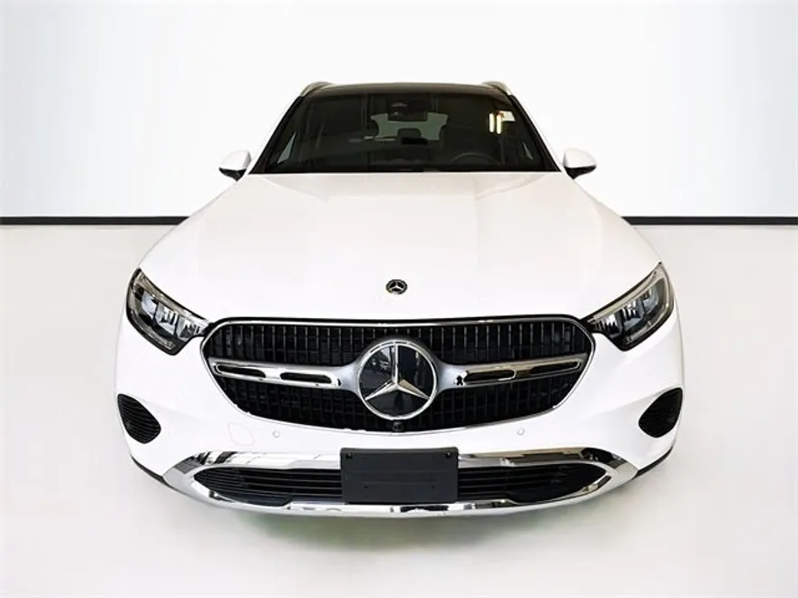 2025 Mercedes Benz GLC 300 4MATIC photo 1