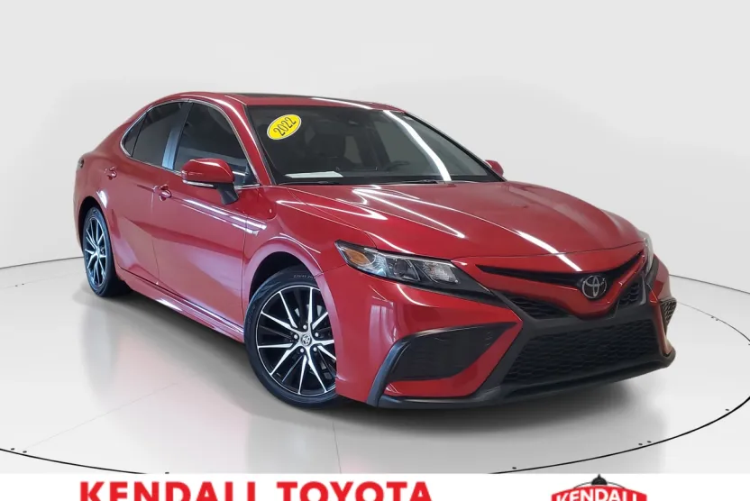 2022 Toyota Camry SE photo 1