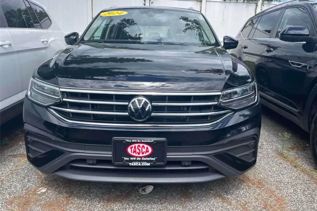 2024 Volkswagen Tiguan SE Wolfsburg Edition photo 1