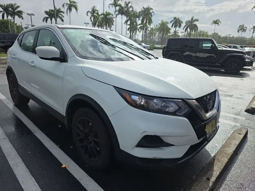2020 Nissan Rogue Sport S photo 1