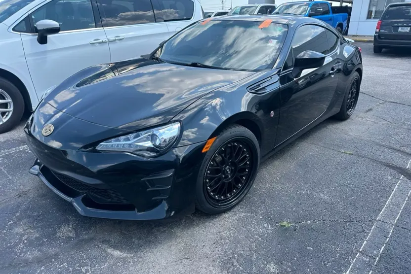 2017 Toyota GR86 Base photo 1
