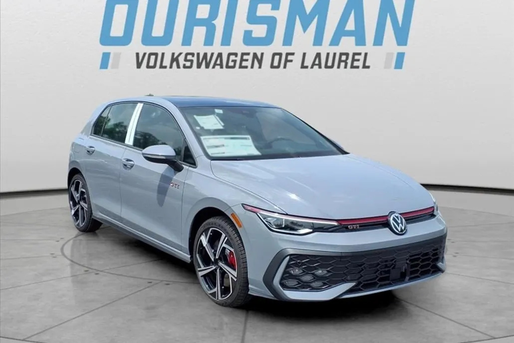 2025 Volkswagen Golf GTI SE photo 1