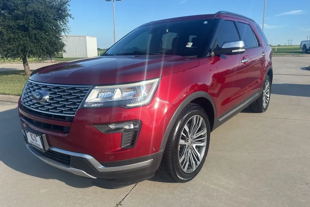 2018 Ford Explorer Platinum photo 1