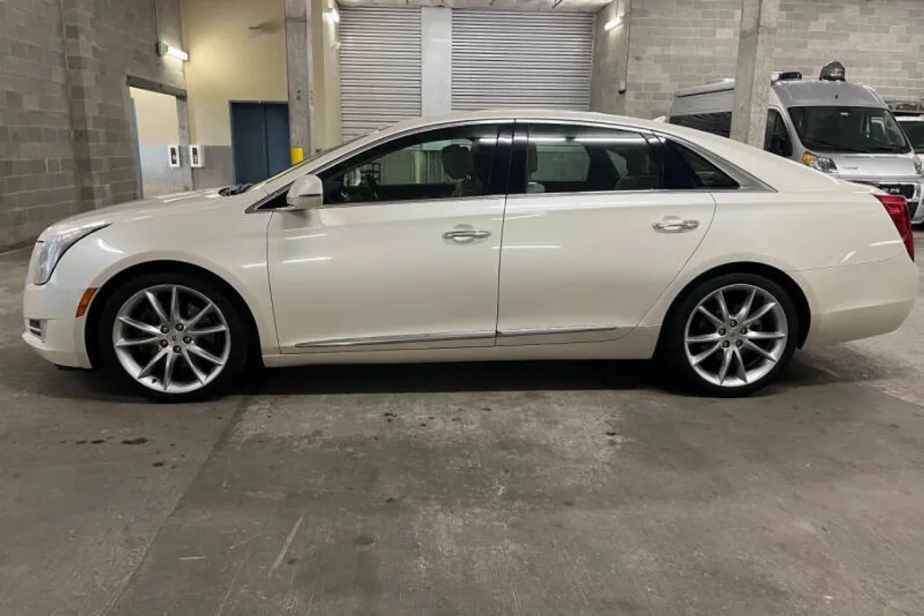2014 Cadillac XTS Premium V-Sport photo 1