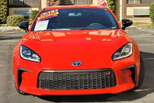 2024 Toyota GR86 Base photo 3