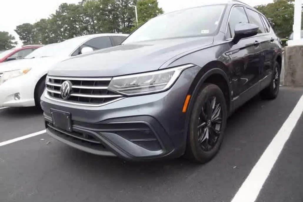 2024 Volkswagen Tiguan SE Wolfsburg Edition photo 1