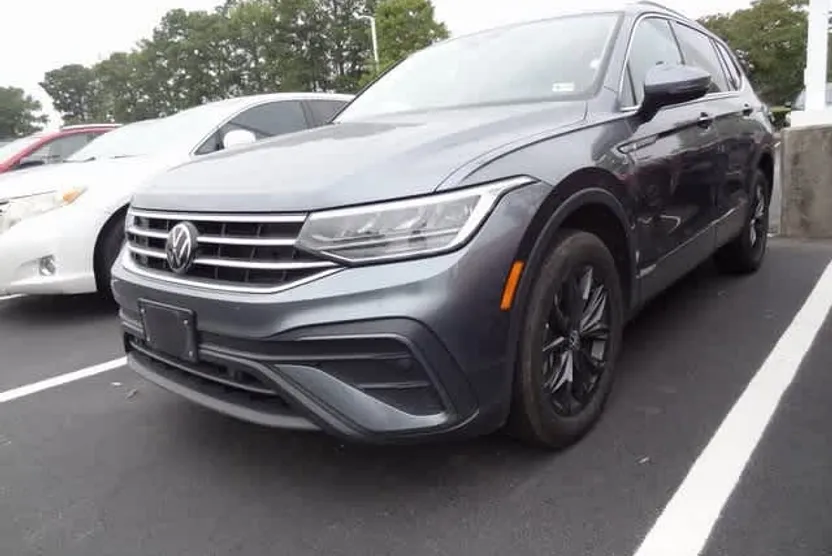 2024 Volkswagen Tiguan SE Wolfsburg Edition photo 1