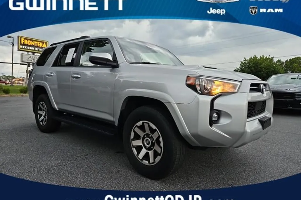 2022 Toyota 4Runner TRD Off-Road photo 1
