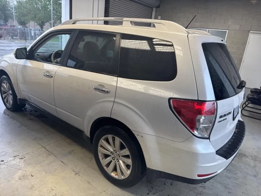 2013 Subaru Forester 2.5X Touring photo 1