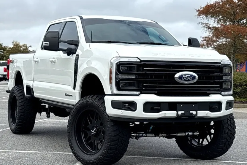 2025 Ford F-250 Platinum photo 1
