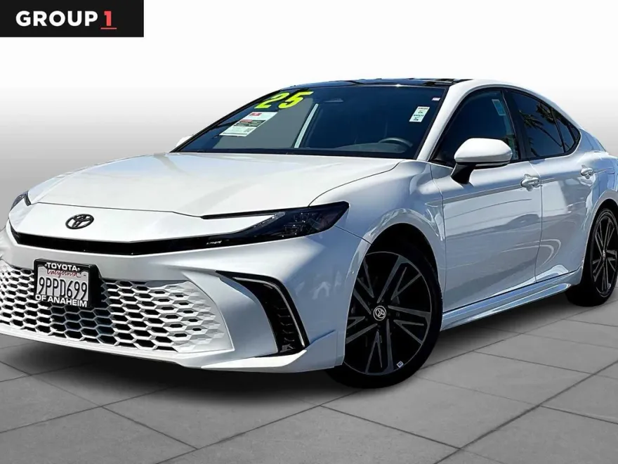 2025 Toyota Camry XSE photo 1