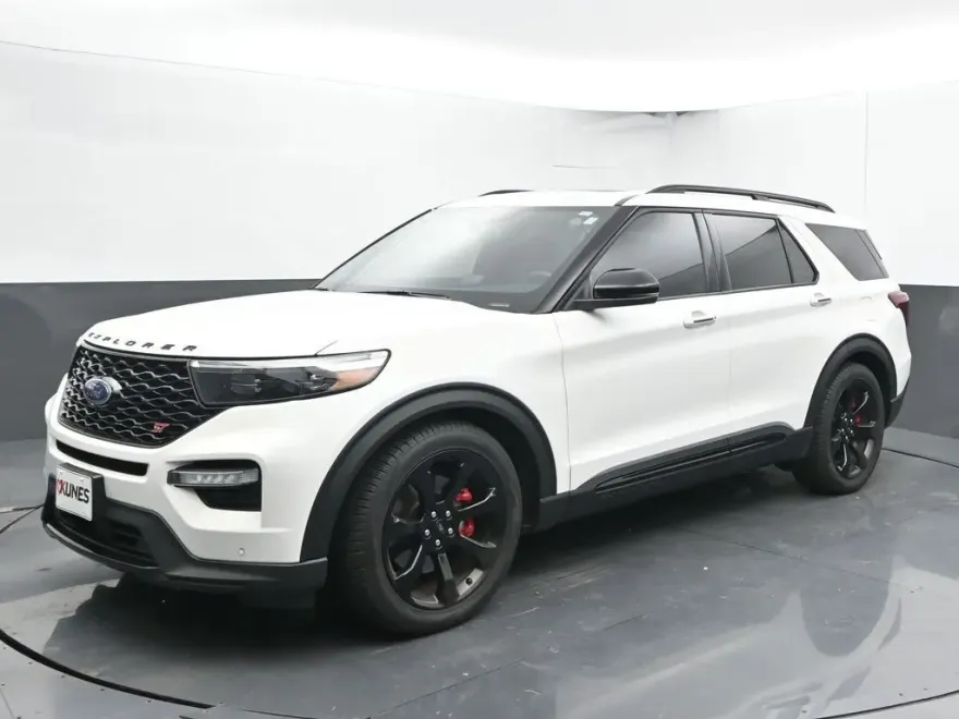 2023 Ford Explorer ST photo 1