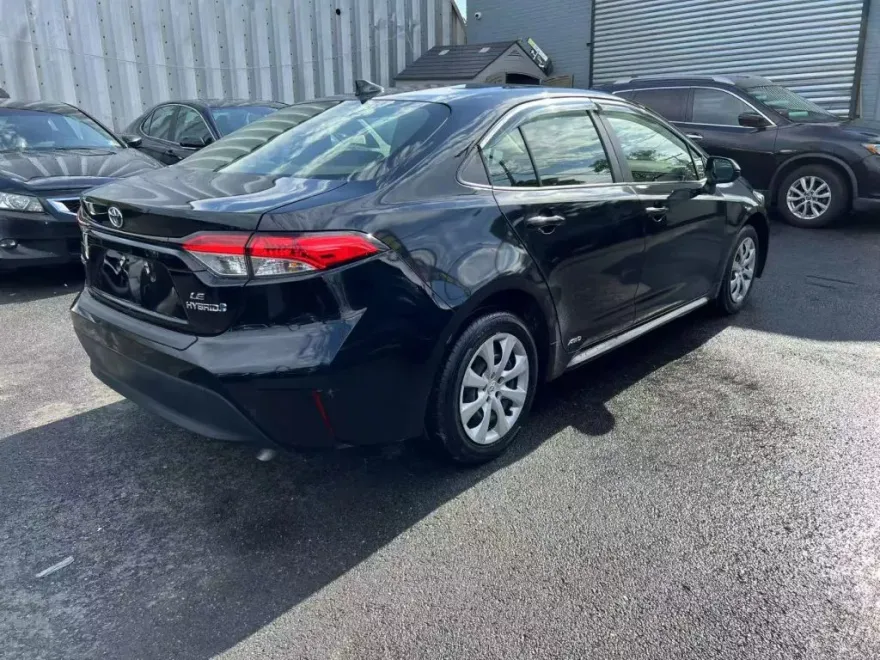 2023 Toyota Corolla Hybrid LE photo 1