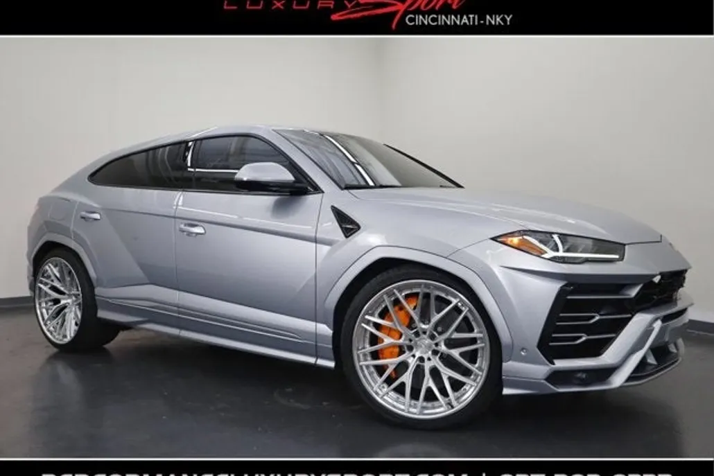 2020 Lamborghini Urus Base photo 1