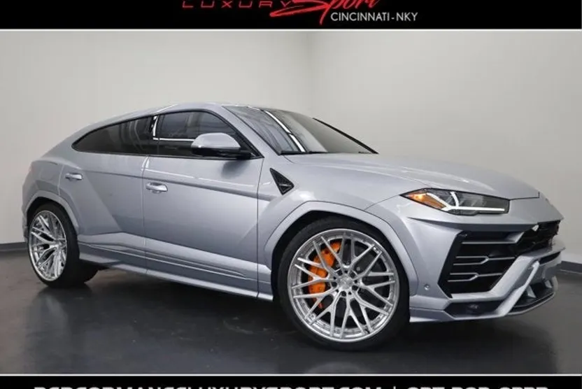 2020 Lamborghini Urus Base photo 1