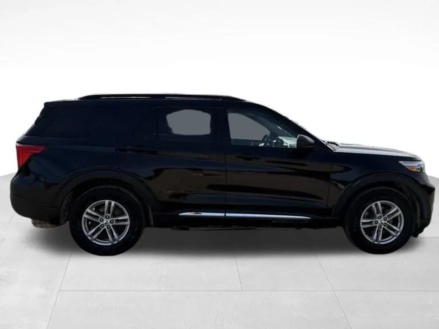 2021 Ford Explorer XLT photo 1