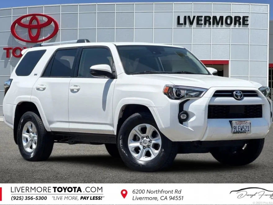 2021 Toyota 4Runner SR5 photo 1