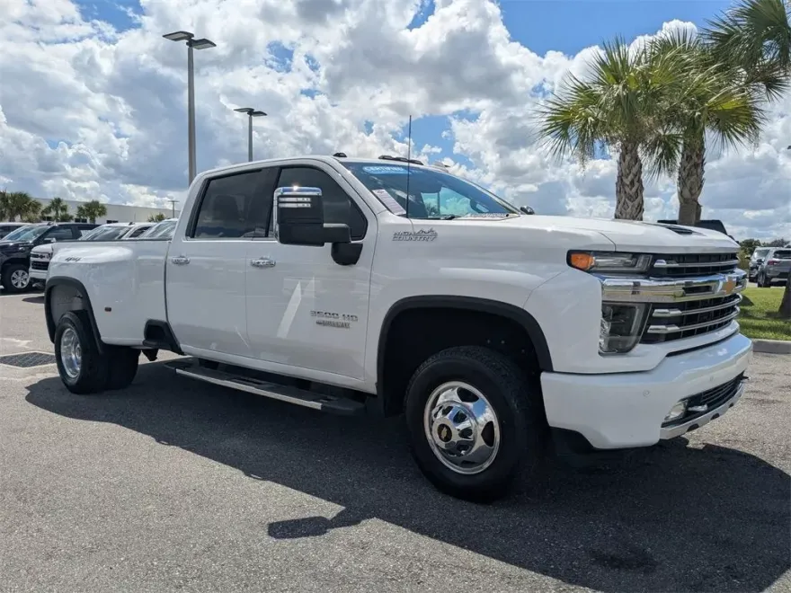 2020 Chevrolet Silverado 3500HD High Country photo 1