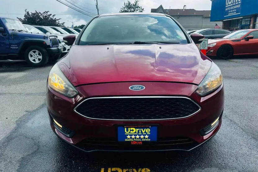 2017 Ford Focus SEL photo 1